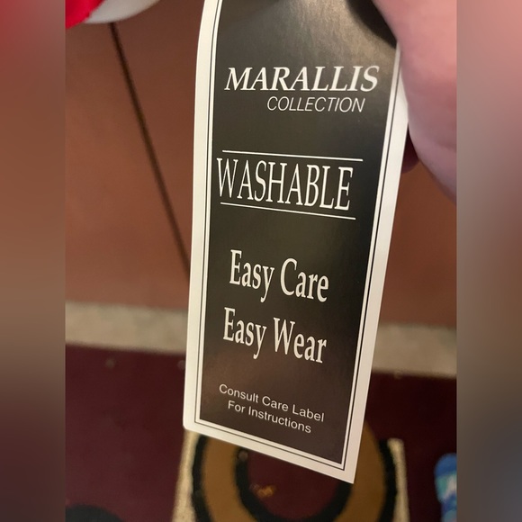 ⬇️ $39 ⬇️Marallis Collection Med Red Cold Shoulder Jersey long sleeved top. NWT. - Picture 9 of 14